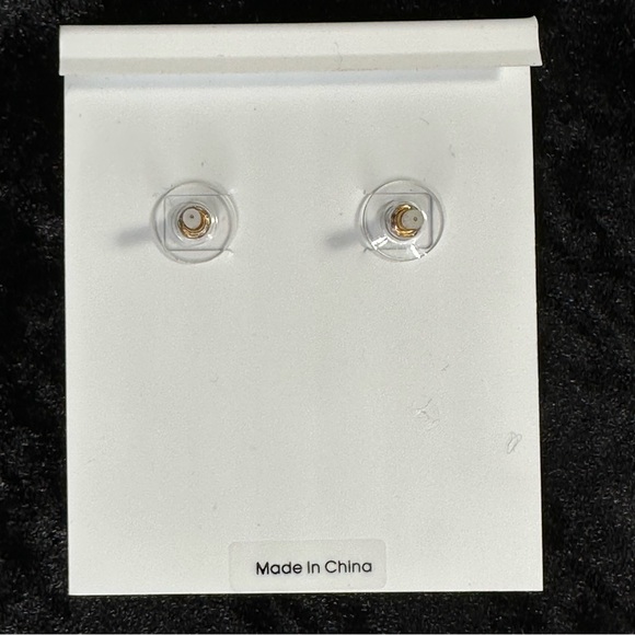 Disney X Baublebar Minnie Mouse Christmas Tree Earring - Picture 3 of 3